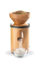 Mockmill Lino 100 Getreidemühle Trichter mit Getreide | EUJUICERS.DE